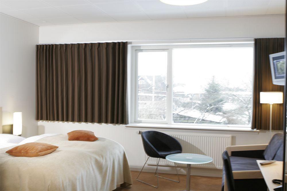 Hotel Jernbanegade Кьюбек Экстерьер фото