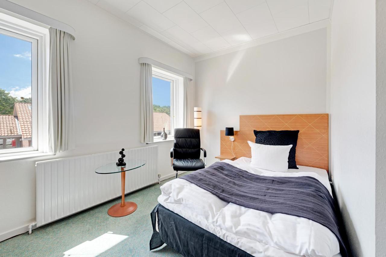 Hotel Jernbanegade Кьюбек Экстерьер фото