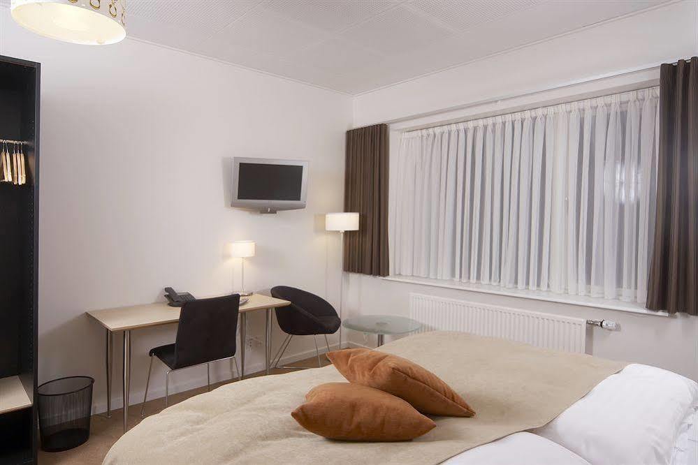 Hotel Jernbanegade Кьюбек Экстерьер фото